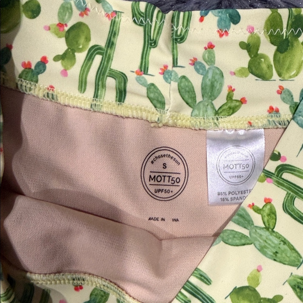 Mott50 swim and activewear set - Picture 4 of 5